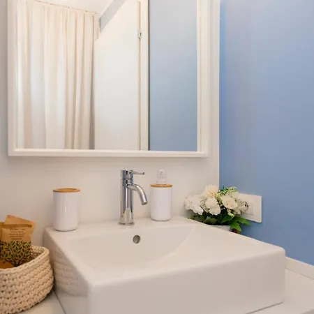 I Host - Juvara 26 * Milano